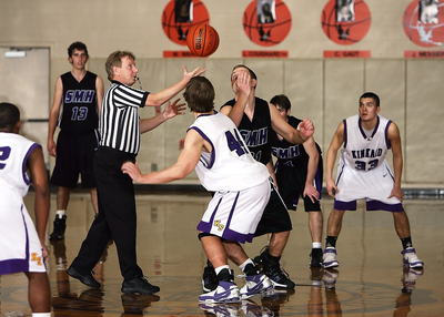 Offensive Strategies for Basketball Coaches: Tips & Tactics